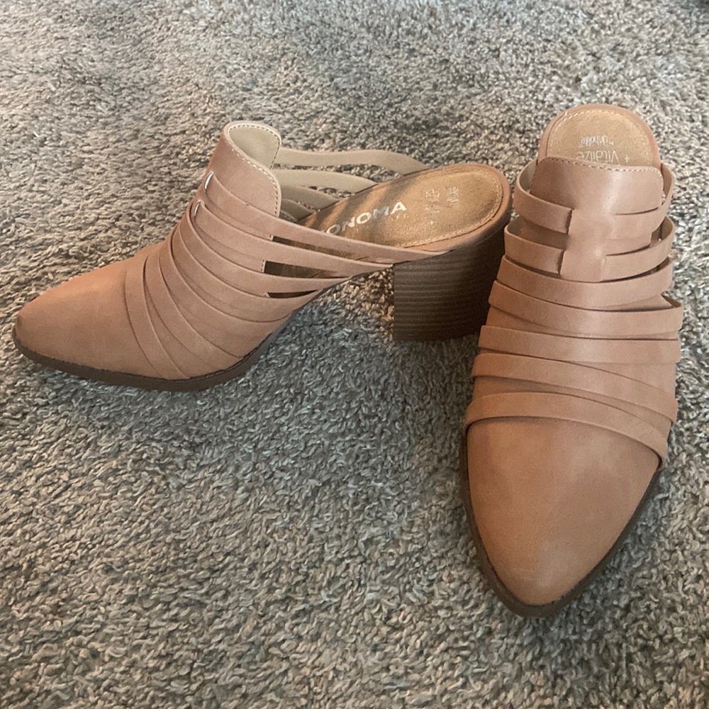 Brown mules